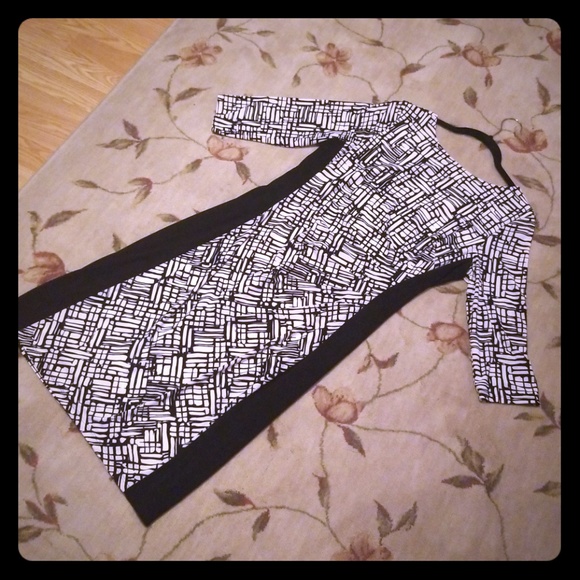 Dress - Picture 1 of 3